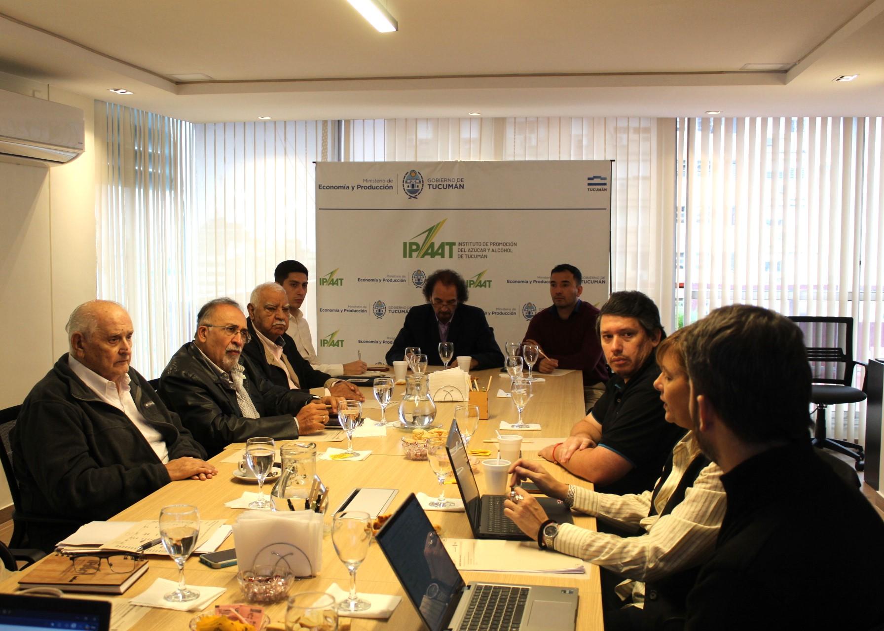 El IPAAT y la Mesa de Productores Cañeros avanzan en la planificación de la zafra 2026