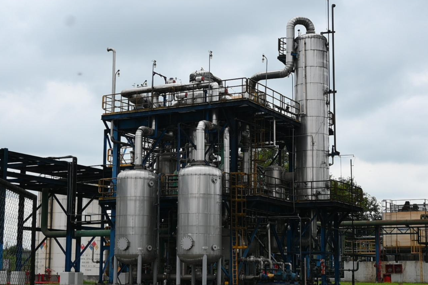 Con Tucumán a la cabeza, la producción sucroalcoholera sella un récord histórico en la campaña 2025/2026